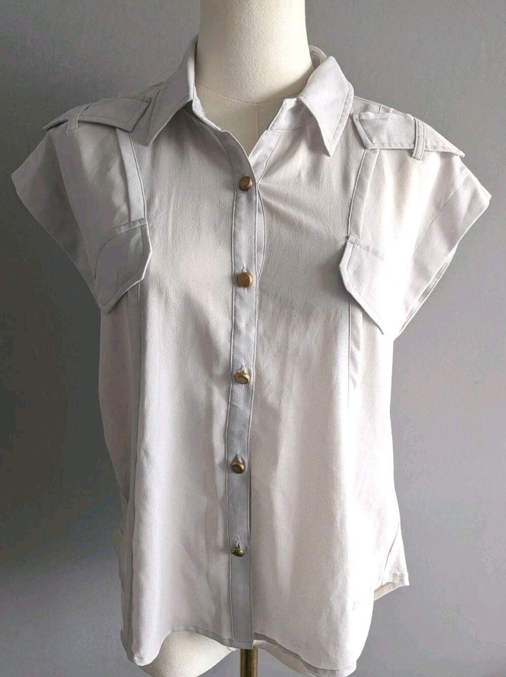 Line & Dot Gray Sleeveless Utility Blouse Silk Trim Gold Buttons M Minimalist